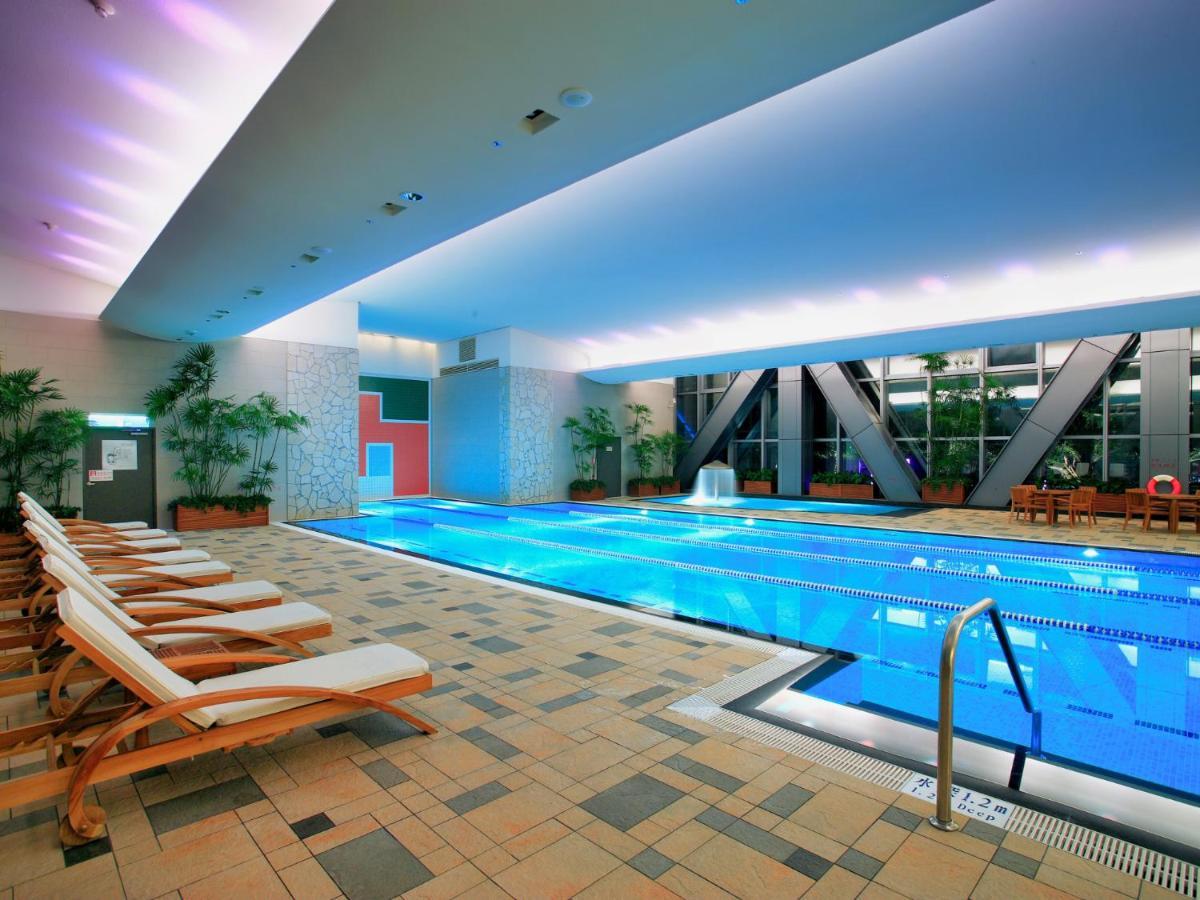 Windsor Hotel Taichung Esterno foto The pool at the Mandarin Oriental, Munich