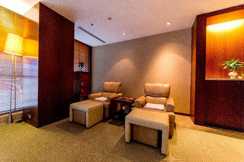 Windsor Hotel Taichung Esterno foto A foot reflexology room at a spa